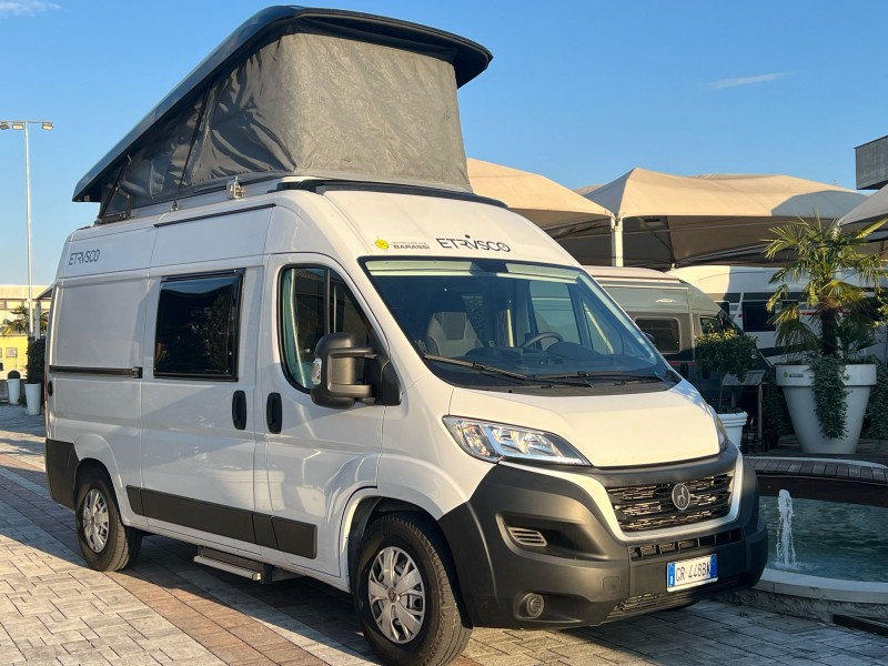 ETRUSCO CV 540 DB 5.41 x 2.05 x H 2.7 m | Centro Caravans Barassi