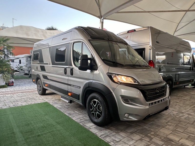 ADRIA TWIN SUPREME 640 SGX (SunRoof XL)