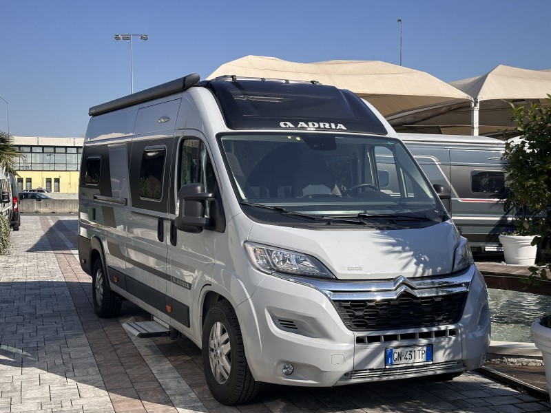 ADRIA  TWIN SUPREME 640 SLB