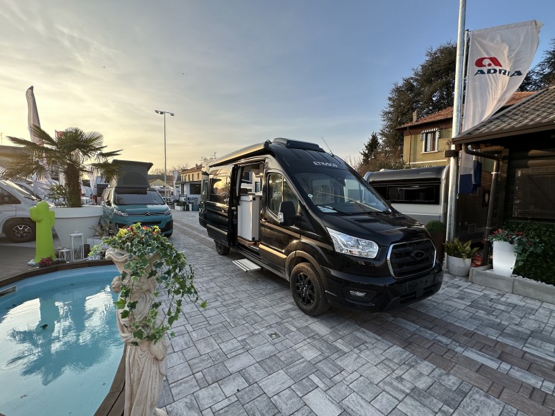 ETRUSCO CV 600 DF 4X4 5.99 x 2.05 x H 2.85 m | Centro Caravans Barassi