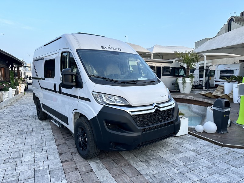 ETRUSCO CV 540 DB 5.41 x 2.05 x H 2.58 m | Centro Caravans Barassi