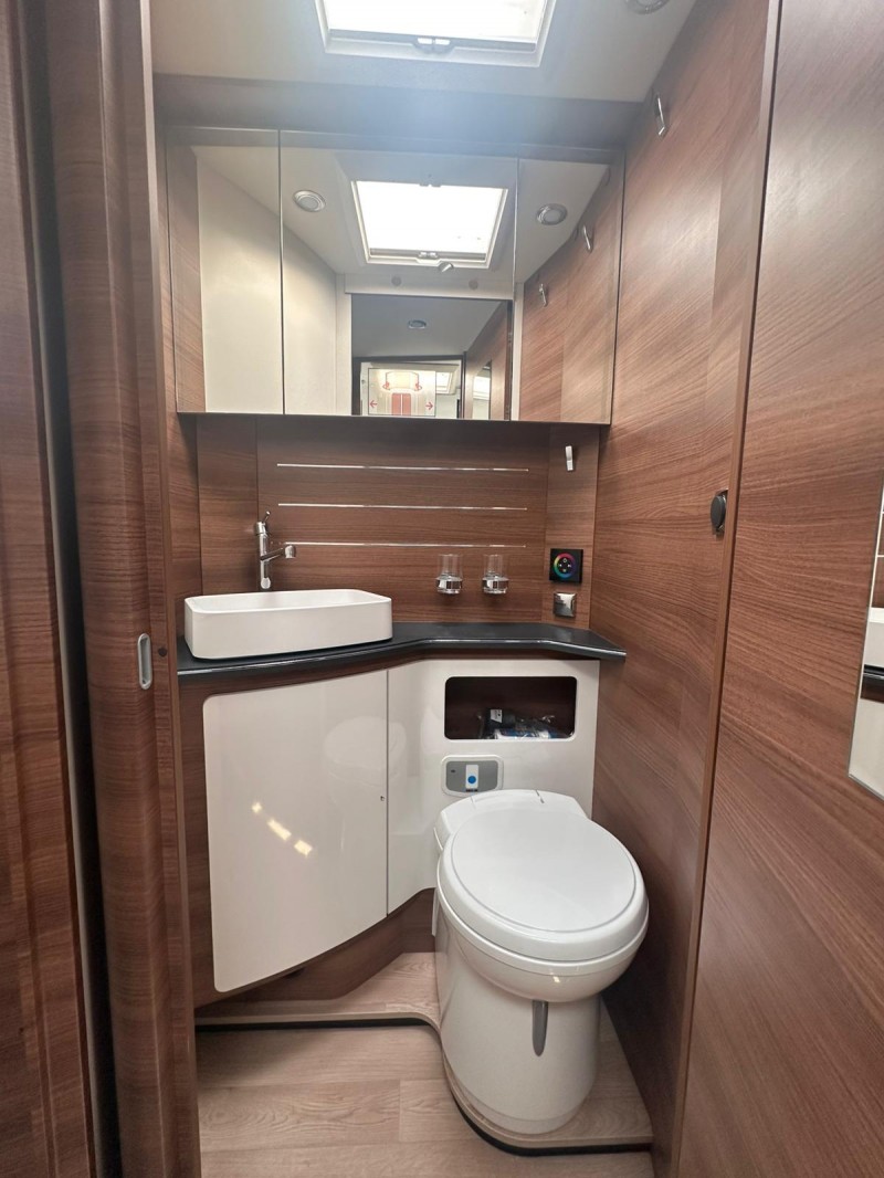I 66 M DISTINCTION